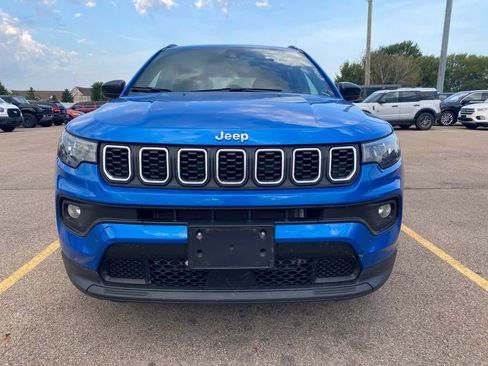 Used 2024 Jeep Compass Latitude w/ Convenience Group AWD/4WD image 14