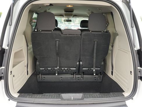 Used 2018 Dodge Grand Caravan SE w/ UConnect Hands-Free Group FWD image 26