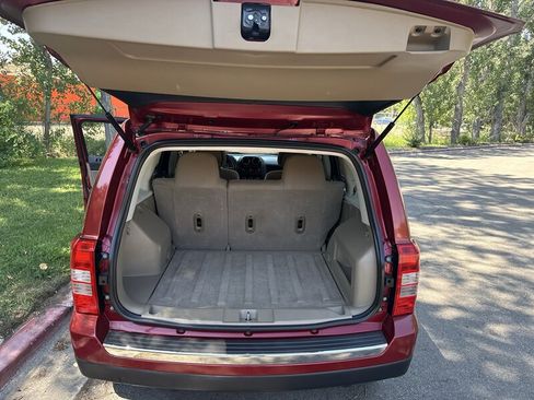 Used 2012 Jeep Patriot Latitude w/ Altitude Pkg AWD/4WD image 18