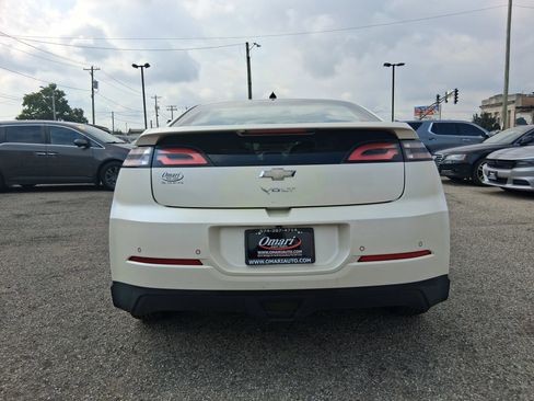 Used 2013 Chevrolet Volt Premium w/ Premium Trim Package FWD image 10
