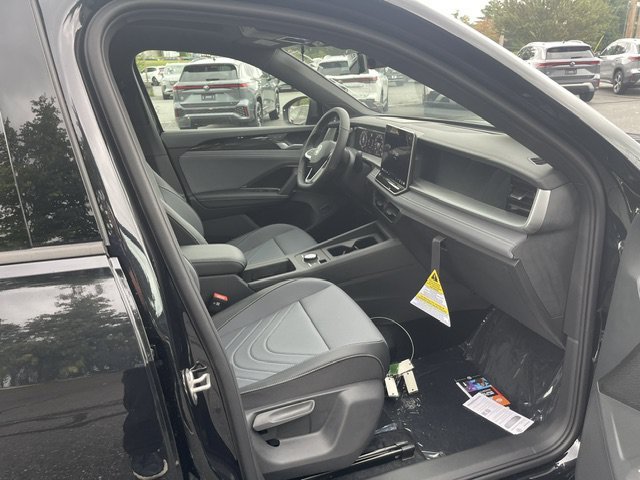 New 2026 Volkswagen Tiguan SE R-Line AWD/4WD image 6