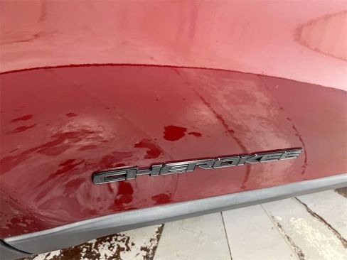 Used 2020 Jeep Cherokee Latitude Plus image 26