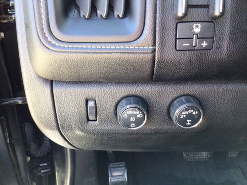 Used 2020 GMC Canyon Denali image 24