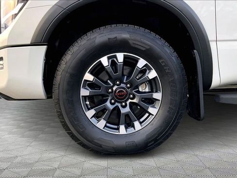 Used 2024 Nissan Titan PRO-4X w/ Pro-4x Convenience Package image 21