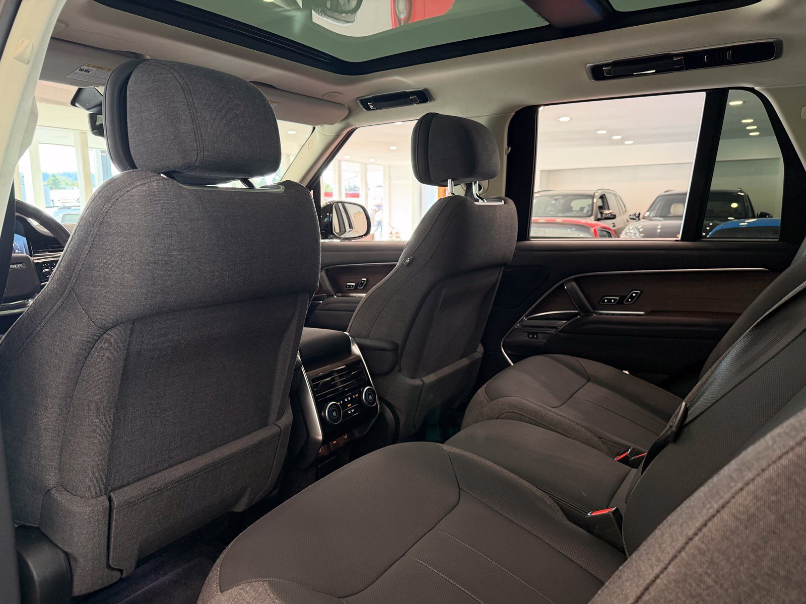 Used 2023 Land Rover Range Rover SE AWD/4WD image 20