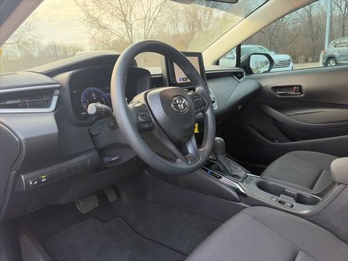 Used 2026 Toyota Corolla LE FWD image 12