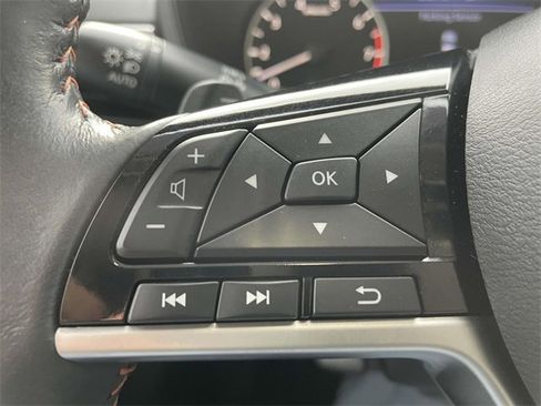 Used 2023 Nissan Altima 2.5 SR w/ SR Premium Package image 25