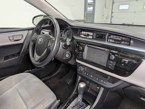 Used 2016 Toyota Corolla LE image 39