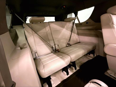 Used 2024 Cadillac Escalade ESV Sport Platinum AWD/4WD image 34