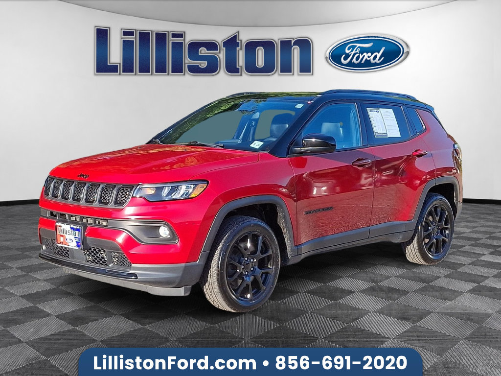 Used 2023 Jeep Compass Latitude w/ Sun and Sound Group AWD/4WD image 1