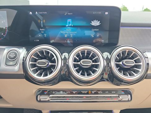 Certified 2022 Mercedes-Benz GLB 250 image 23