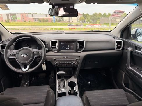 Used 2018 Kia Sportage LX w/ LX Popular Package FWD image 3