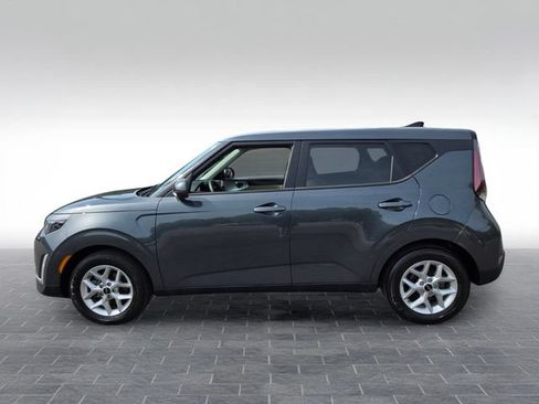 Used 2025 Kia Soul LX w/ LX Technology Package FWD image 4