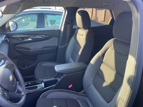 Used 2025 Chevrolet TrailBlazer LT image 34