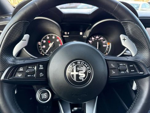 Used 2022 Alfa Romeo Stelvio Veloce image 46