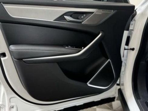 New 2026 Jaguar F-PACE R-Dynamic S image 11