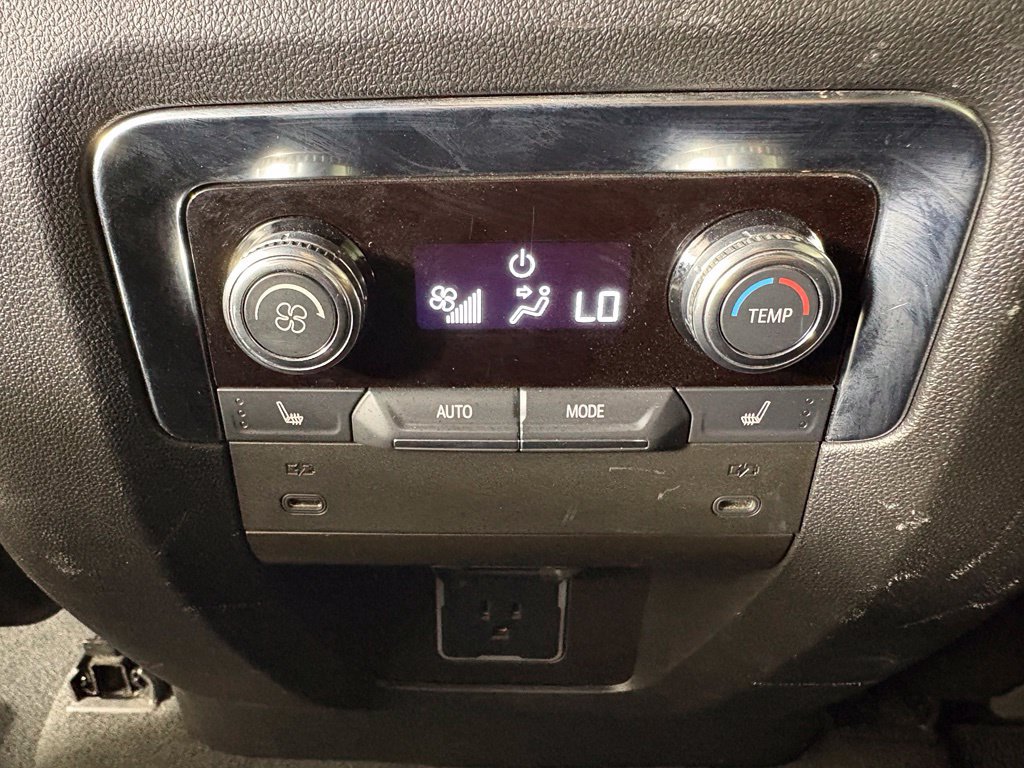 Used 2025 GMC Yukon XL Denali AWD/4WD image 44