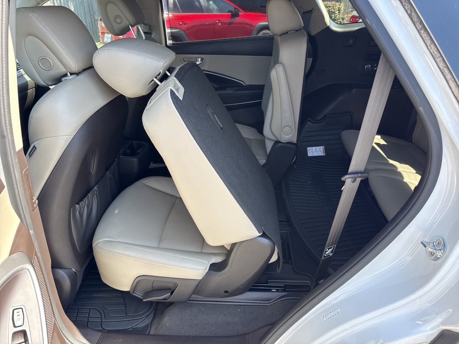 Used 2018 Hyundai Santa Fe Limited FWD image 12
