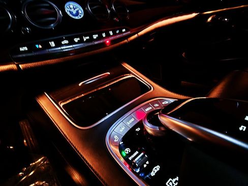 Used 2020 Mercedes-Benz S 560 4MATIC Sedan image 75