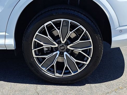 Certified 2025 Audi Q5 Premium Plus w/ Premium Plus AWD/4WD image 35