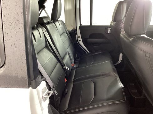 Used 2022 Jeep Wrangler Unlimited Sahara w/ Cold Weather Group image 10