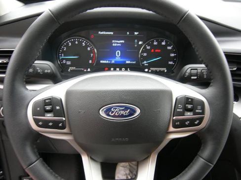 Used 2023 Ford Explorer XLT w/ Equipment Group 202A AWD/4WD image 11