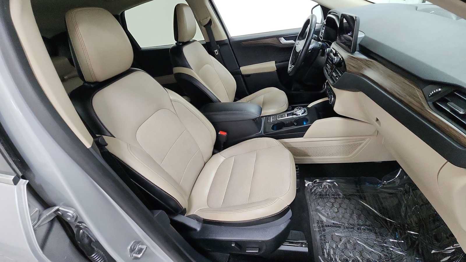 Used 2020 Ford Escape Titanium AWD/4WD image 29