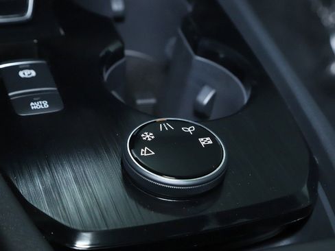 Certified 2026 Nissan Rogue SV image 26