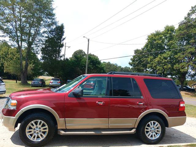 Used 2014 Ford Expedition XLT w/ Equipment Group 202A AWD/4WD image 2