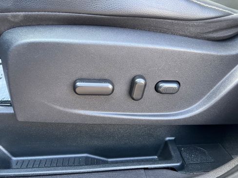 Used 2017 Ford Escape Titanium FWD image 18