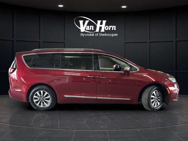 Used 2021 Chrysler Pacifica Limited FWD image 2