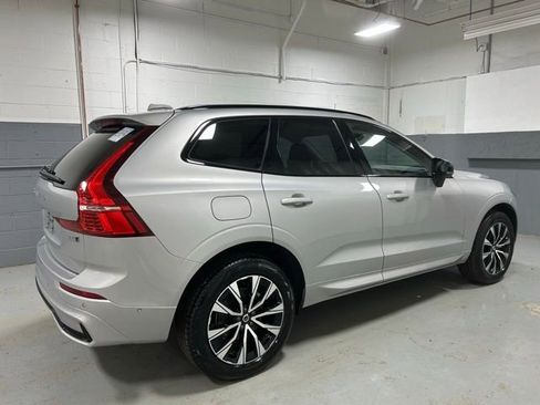 Used 2025 Volvo XC60 B5 Plus image 3