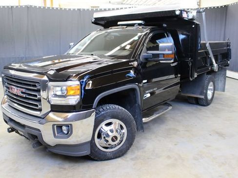 Used 2015 GMC Sierra 3500 SLE w/ SLE Preferred Package AWD/4WD image 3