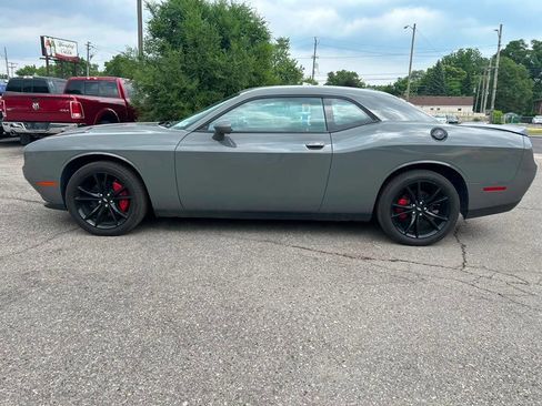 Used 2018 Dodge Challenger SXT Plus RWD image 8