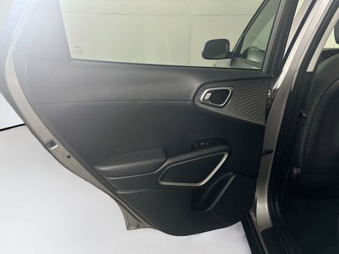Used 2025 Kia Soul LX w/ LX Technology Package image 25