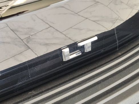 Used 2025 Chevrolet Suburban LT AWD/4WD image 12