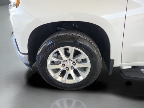 Used 2022 Chevrolet Silverado 1500 LTZ w/ Safety Package II AWD/4WD image 28
