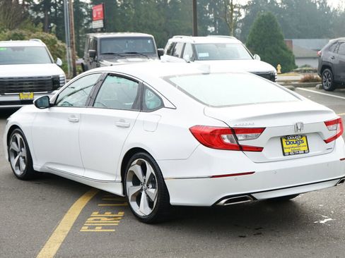 Used 2018 Honda Accord Touring image 7