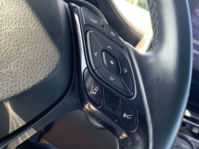 Used 2019 Toyota C-HR XLE FWD image 23