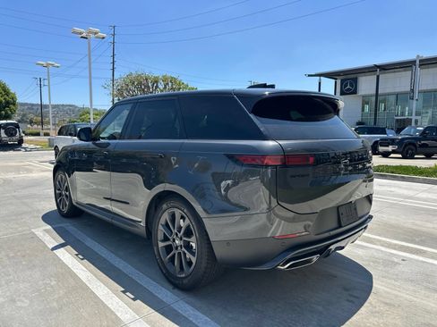 Used 2023 Land Rover Range Rover Sport SE AWD/4WD image 4