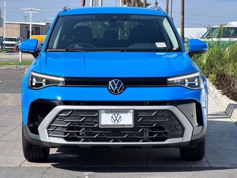 New 2025 Volkswagen Taos SE image 3