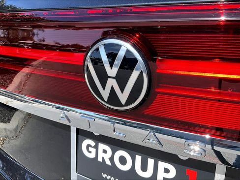 New 2026 Volkswagen Atlas Cross Sport SE FWD image 15