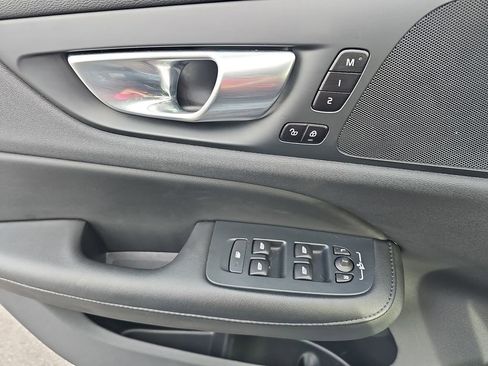 Used 2024 Volvo S60 B5 Core image 33