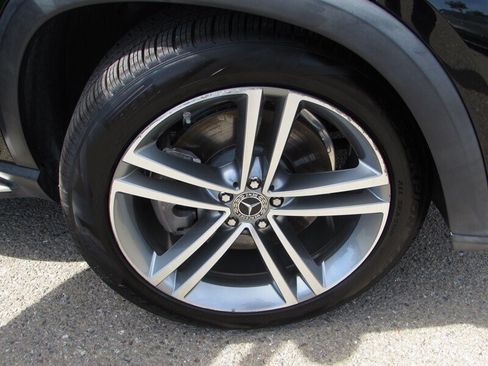 Used 2020 Mercedes-Benz GLE 450 4MATIC w/ MBUX Technology Package image 36