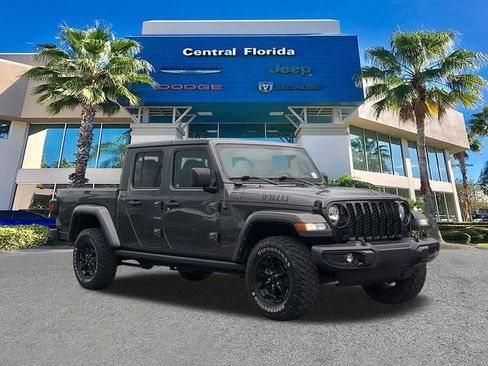 Used 2022 Jeep Gladiator Willys image 2