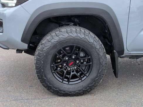 Used 2021 Toyota Tacoma TRD Off-Road w/ TRD Premium Off Road Package AWD/4WD image 34