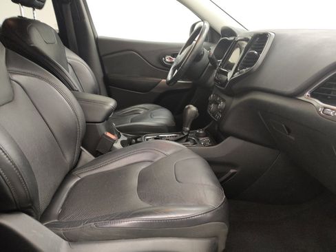 Used 2019 Jeep Cherokee Limited AWD/4WD image 21