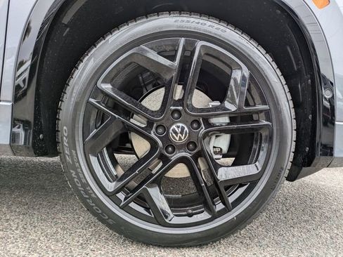 New 2026 Volkswagen Tiguan SE R-Line FWD image 11
