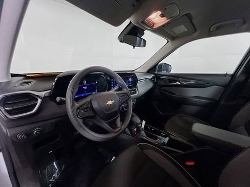 Used 2024 Chevrolet TrailBlazer LS image 19