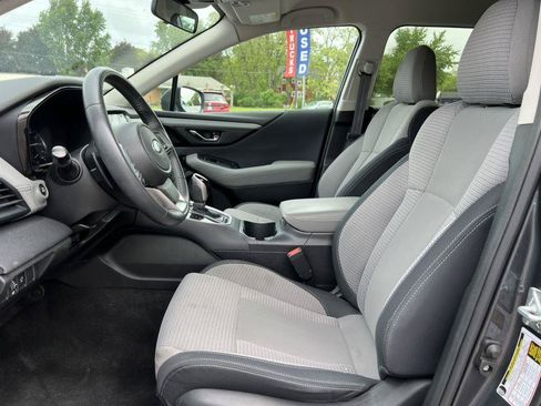 Used 2023 Subaru Outback Premium AWD/4WD image 3